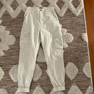 Womens abercrombie cargo joggers size small. Light khaki like new!